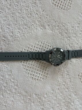 Modern Gray Silicone Strap Women's Chronograph Watch